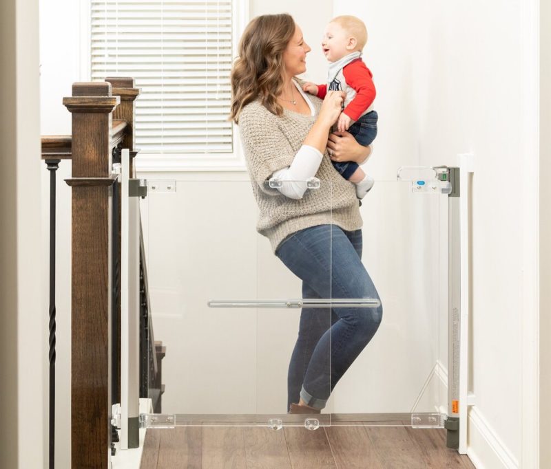 Qdos-Safety-babyproofing-baby-gate-Crystal-Hardware-Mount-Baby-Gate+1